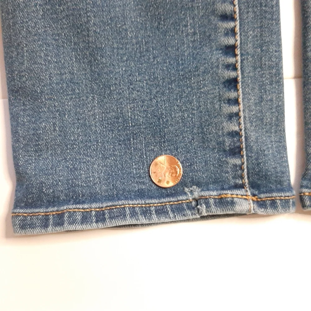 GAP Straight Leg Built-In Flex Blue Jeans